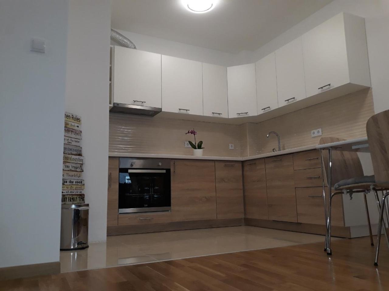 Apartman Lukana Banja Luka Exterior foto